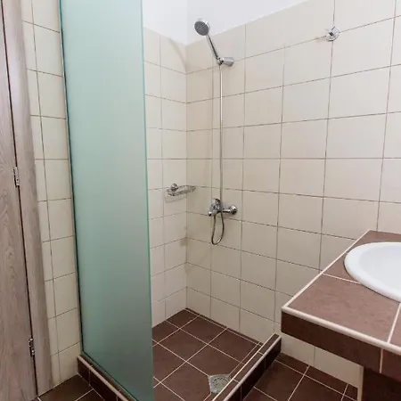 Anassa * أسبروبالتا